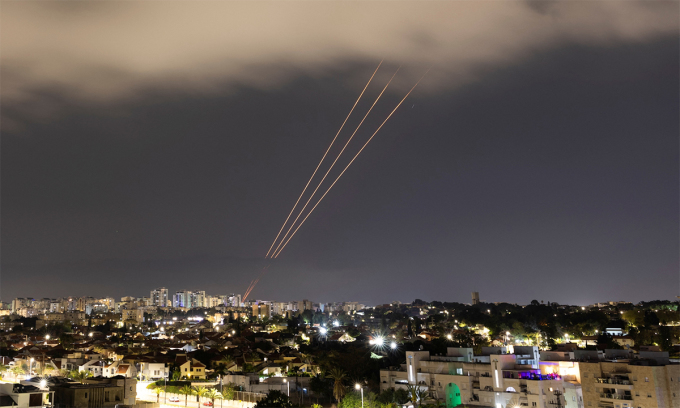 Israel tốn bao nhiêu tiền để ngăn chặn đợt tấn công của Iran? Israel tốn bao nhiêu tiền để ngăn chặn đợt tấn công của Iran?