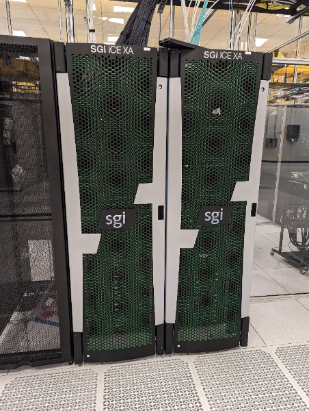 Mỹ thanh lý siêu máy tính khủng long: Hơn 8.000 CPU, 313 TB RAM, mỗi tội phí ship khá căng Mỹ thanh lý siêu máy tính khủng long: Hơn 8.000 CPU, 313 TB RAM, mỗi tội phí ship khá căng