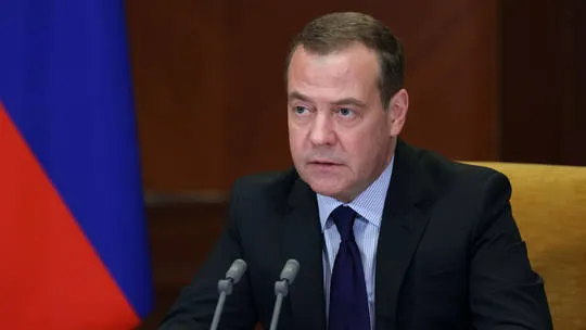 Medvedev đáp trả khi cựu tướng Mỹ đe dọa tấn công Crimea, tiêu diệt Hạm đội Biển Đen Medvedev đáp trả khi cựu tướng Mỹ đe dọa tấn công Crimea, tiêu diệt Hạm đội Biển Đen