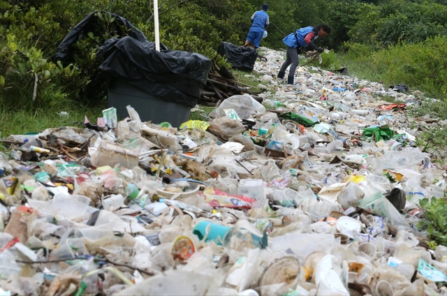 Hong Kong cấm tiệt đồ nhựa dùng một lần, khách du lịch sẽ phải tự chuẩn bị nước uống lẫn đồ dùng vệ sinh cá nhân Hong Kong cấm tiệt đồ nhựa dùng một lần, khách du lịch sẽ phải tự chuẩn bị nước uống lẫn đồ dùng vệ sinh cá nhân