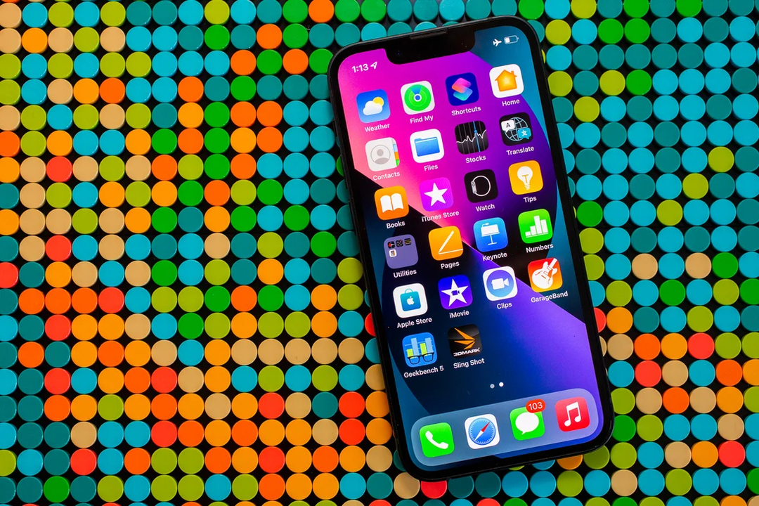 Đánh giá iPhone 13 và iPhone 13 mini từ các trang công nghệ quốc tế Đánh giá iPhone 13 và iPhone 13 mini từ các trang công nghệ quốc tế