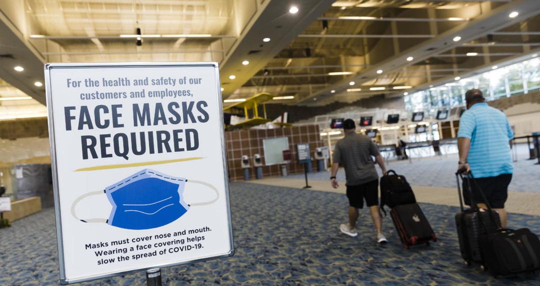 Đi máy bay không đeo khẩu trang tại Mỹ có thể bị phạt tiền lên đến 3.000 USD Đi máy bay không đeo khẩu trang tại Mỹ có thể bị phạt tiền lên đến 3.000 USD