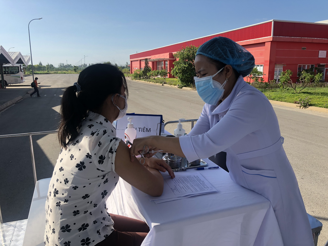 Sau khi mắc Covid-19 và khỏi bệnh, có cần tiêm vaccine nữa không? Sau khi mắc Covid-19 và khỏi bệnh, có cần tiêm vaccine nữa không?