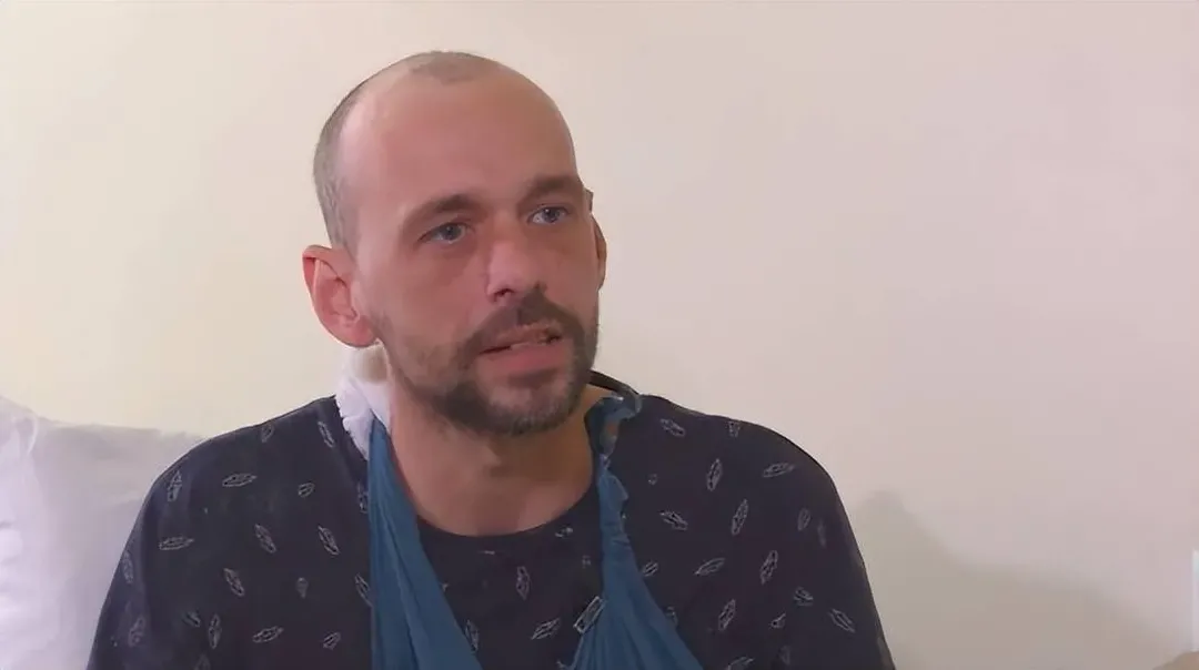 Ukraine bại trận thảm hại ở pháo đài Azov, lính đánh thuê nước ngoài bị bắt: chúng tôi đã bị lừa  Ukraine bại trận thảm hại ở pháo đài Azov, lính đánh thuê nước ngoài bị bắt: chúng tôi đã bị lừa