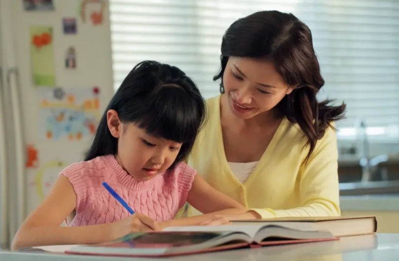 Không chỉ trẻ bị áp lực học hành, phụ huynh cũng đang kiệt sức  Không chỉ trẻ bị áp lực học hành, phụ huynh cũng đang kiệt sức