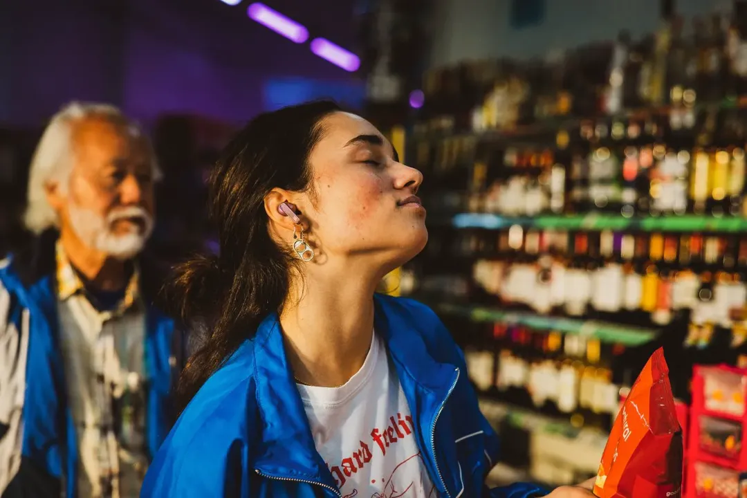 JBL Live Pro 2 TWS ra mắt: chống ồn ANC thích ứng với môi trường, 6 mic tích hợp, pin tới 40 tiếng JBL Live Pro 2 TWS ra mắt: chống ồn ANC thích ứng với môi trường, 6 mic tích hợp, pin tới 40 tiếng