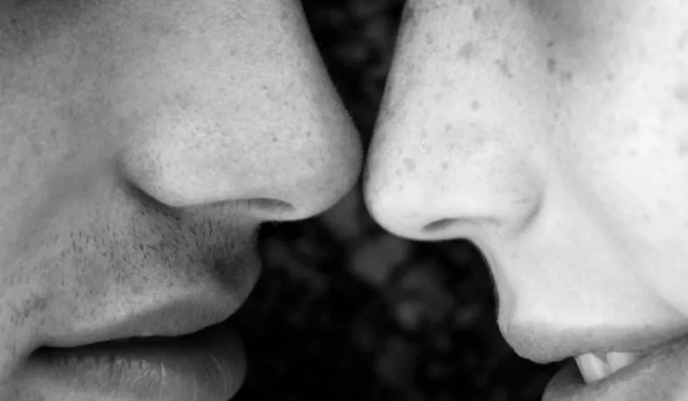 Nghiên cứu: Người có mùi cơ thể giống nhau dễ kết thân với nhau hơn Nghiên cứu: Người có mùi cơ thể giống nhau dễ kết thân với nhau hơn