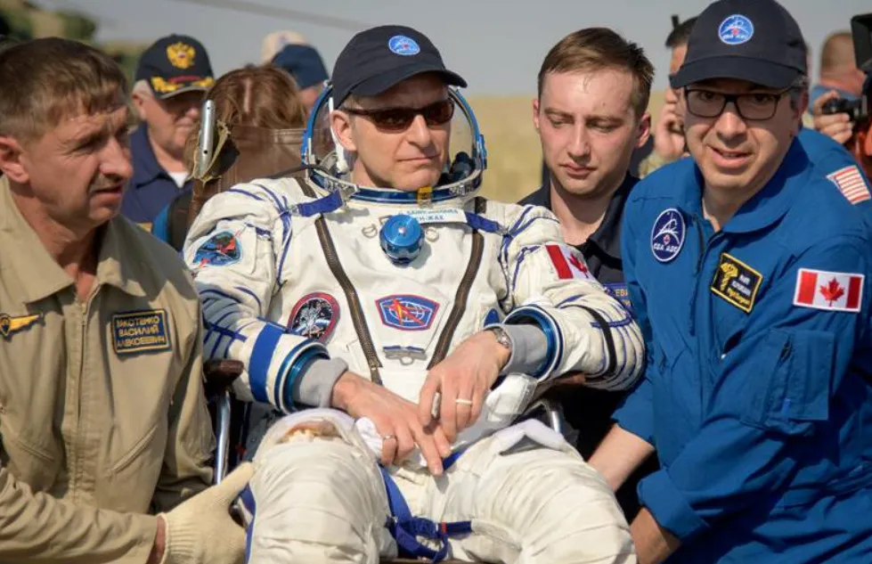 Du hành vũ trụ làm giảm mật độ xương của các phi hành gia Du hành vũ trụ làm giảm mật độ xương của các phi hành gia