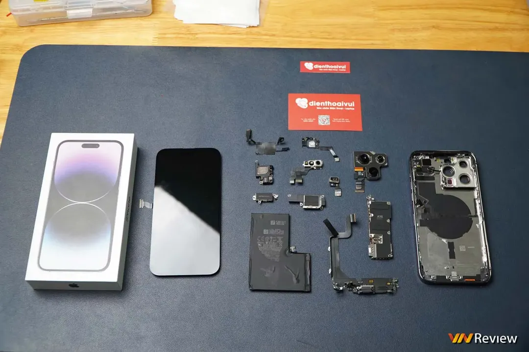 Mổ iPhone 14 Pro Max đầu tiên tại Việt Nam, phát hiện chi tiết Apple “giấu nhẹm” trong buổi ra mắt Mổ iPhone 14 Pro Max đầu tiên tại Việt Nam, phát hiện chi tiết Apple “giấu nhẹm” trong buổi ra mắt