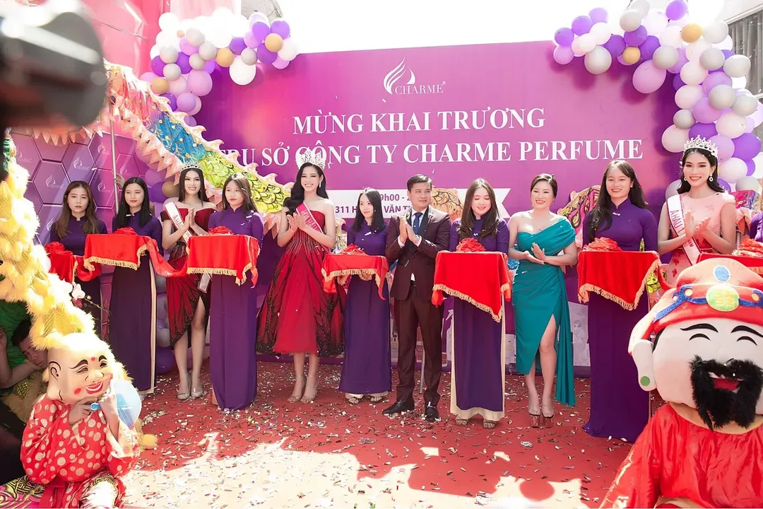 Tổ chức thi hoa hậu ồ ạt: lợi ích cho xã hội thì ít, thị phi thì nhiều  Tổ chức thi hoa hậu ồ ạt: lợi ích cho xã hội thì ít, thị phi thì nhiều