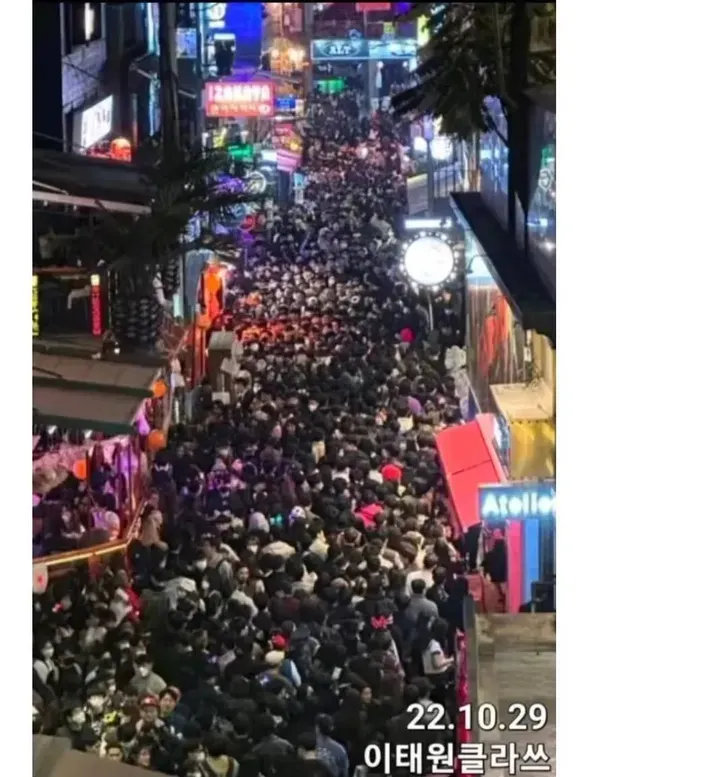 Vụ giẫm đạp ở Hàn Quốc: Lính Mỹ kể vì sao họ sống sót và cảnh tượng 'thi thể ở khắp nơi’ Vụ giẫm đạp ở Hàn Quốc: Lính Mỹ kể vì sao họ sống sót và cảnh tượng 'thi thể ở khắp nơi’
