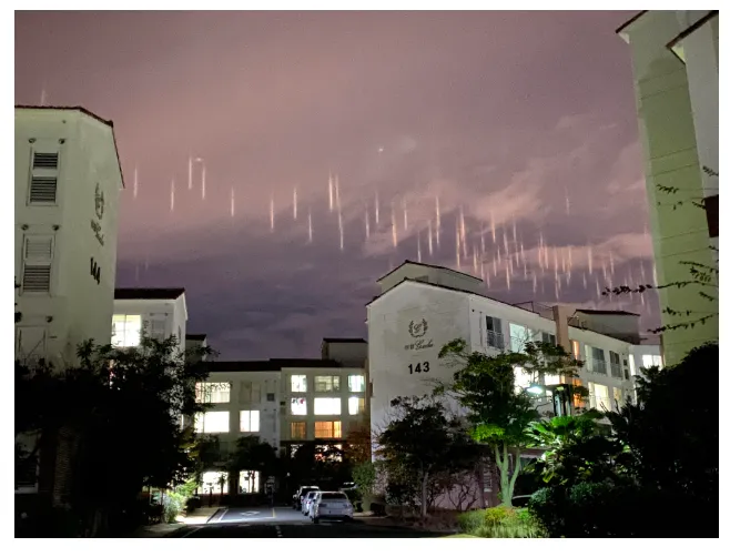 Hạng chục ngọn đèn ma lơ lửng trên bầu trời thành phố Jeju ở Hàn Quốc, hú hồn tưởng người ngoài hành tinh Hạng chục ngọn đèn ma lơ lửng trên bầu trời thành phố Jeju ở Hàn Quốc, hú hồn tưởng người ngoài hành tinh