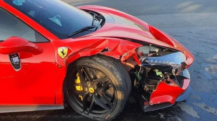 Model Ferrari 488 gây tai nạn thuộc hàng cực khủng, cả Việt Nam chỉ có 4 chiếc Model Ferrari 488 gây tai nạn thuộc hàng cực khủng, cả Việt Nam chỉ có 4 chiếc