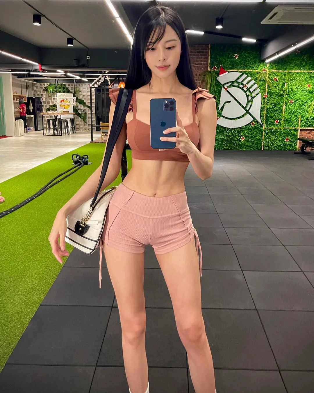 Nữ thần piano chia sẻ cách tập luyện để có thân hình đồng hồ cát, body gợi cảm Nữ thần piano chia sẻ cách tập luyện để có thân hình đồng hồ cát, body gợi cảm