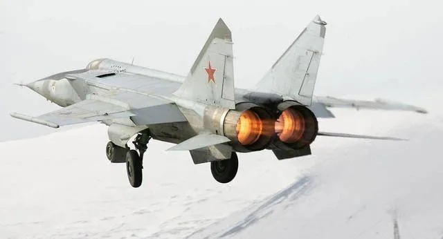 Cơn ác mộng lớn nhất của NATO: vũ khí hàng không hàng đầu thế giới, MiG 31 của Nga có thể bay nhanh gấp 3 lần Mach 3 Cơn ác mộng lớn nhất của NATO: vũ khí hàng không hàng đầu thế giới, MiG 31 của Nga có thể bay nhanh gấp 3 lần Mach 3