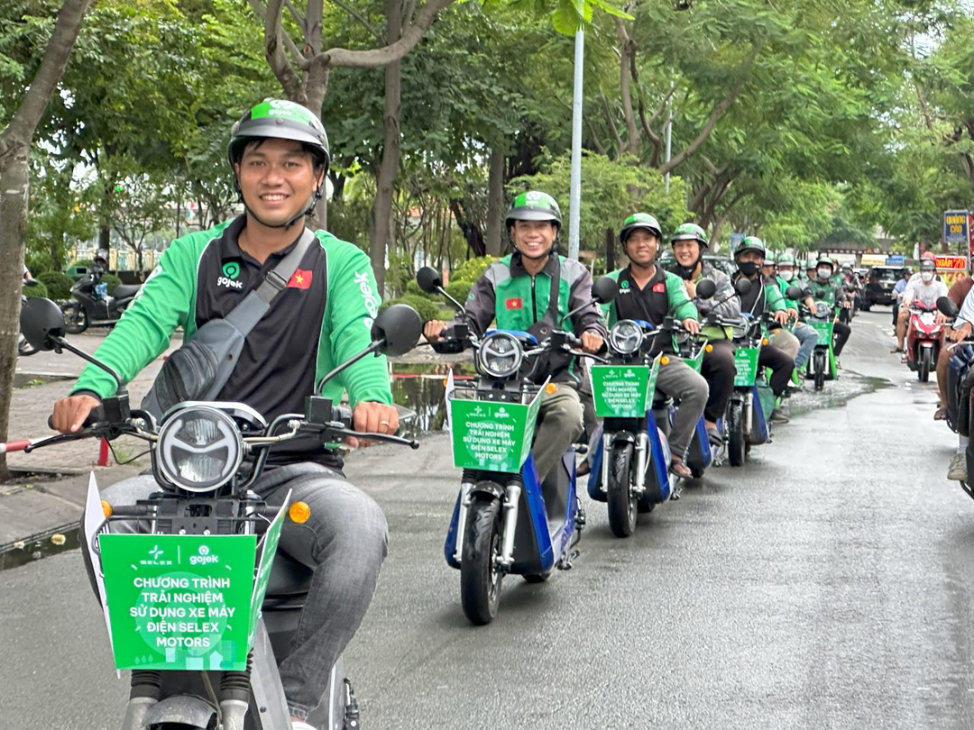 Gojek hợp tác Selex Motors, mở rộng thí điểm xe máy điện tại Việt Nam với GoRide, GoFood và GoSend  Gojek hợp tác Selex Motors, mở rộng thí điểm xe máy điện tại Việt Nam với GoRide, GoFood và GoSend