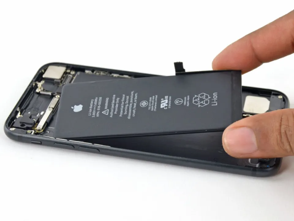 Cuối cùng! Apple bắt đầu lỗ, 2,3 triệu mỗi chiếc iPhone. Người dùng iPhone Việt Nam có được bồi thường không? Cuối cùng! Apple bắt đầu lỗ, 2,3 triệu mỗi chiếc iPhone. Người dùng iPhone Việt Nam có được bồi thường không?