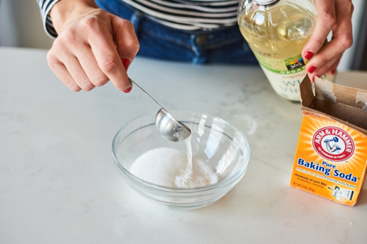 Cùng là chất để làm sạch, nhưng vì sao ta không nên trộn baking soda với giấm? Cùng là chất để làm sạch, nhưng vì sao ta không nên trộn baking soda với giấm?