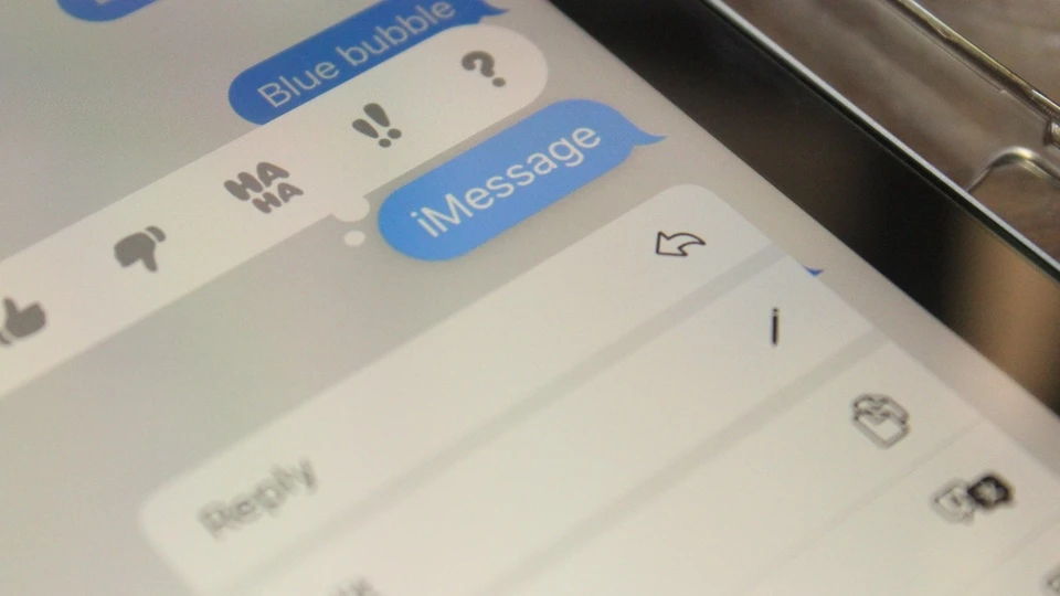 Thảm họa khi cố dùng máy Android để nhắn iMessage Thảm họa khi cố dùng máy Android để nhắn iMessage