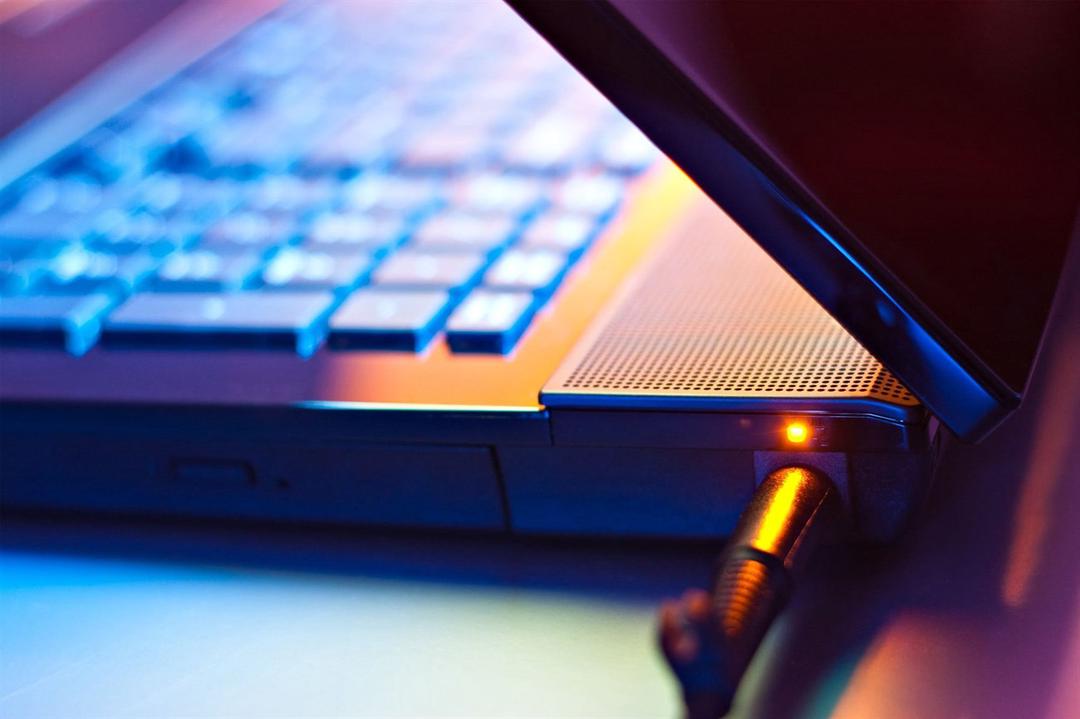 Làm sao để hạn chế chai pin laptop? Cách tăng tuổi thọ cho pin laptop Làm sao để hạn chế chai pin laptop? Cách tăng tuổi thọ cho pin laptop