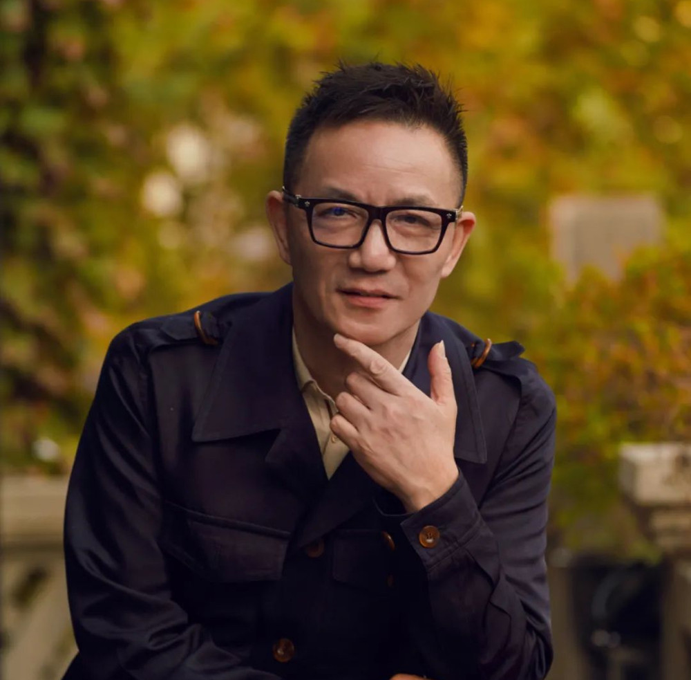 Đại gia từng giàu nhất Thượng Hải Chu Chính Nghĩa: Ngồi tù vẫn kiếm tiền tỷ, lắp điều hòa cho cả phòng giam Đại gia từng giàu nhất Thượng Hải Chu Chính Nghĩa: Ngồi tù vẫn kiếm tiền tỷ, lắp điều hòa cho cả phòng giam