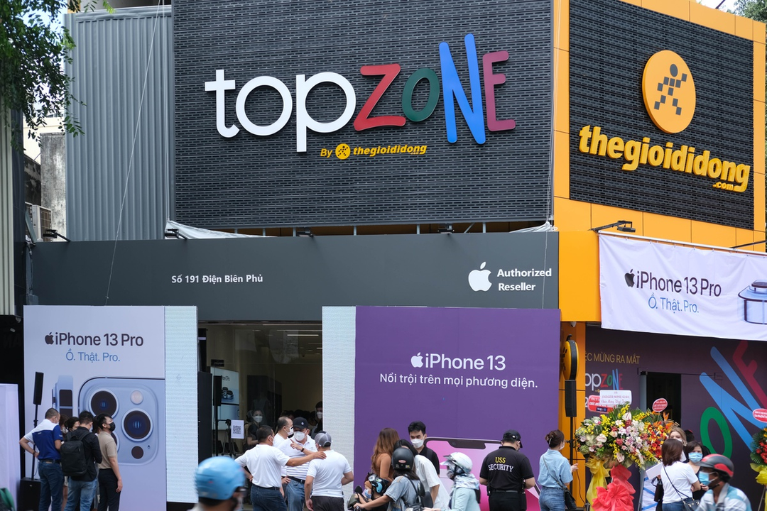 Cuộc chiến 'Apple Store thu nhỏ' tại Việt Nam Cuộc chiến 'Apple Store thu nhỏ' tại Việt Nam
