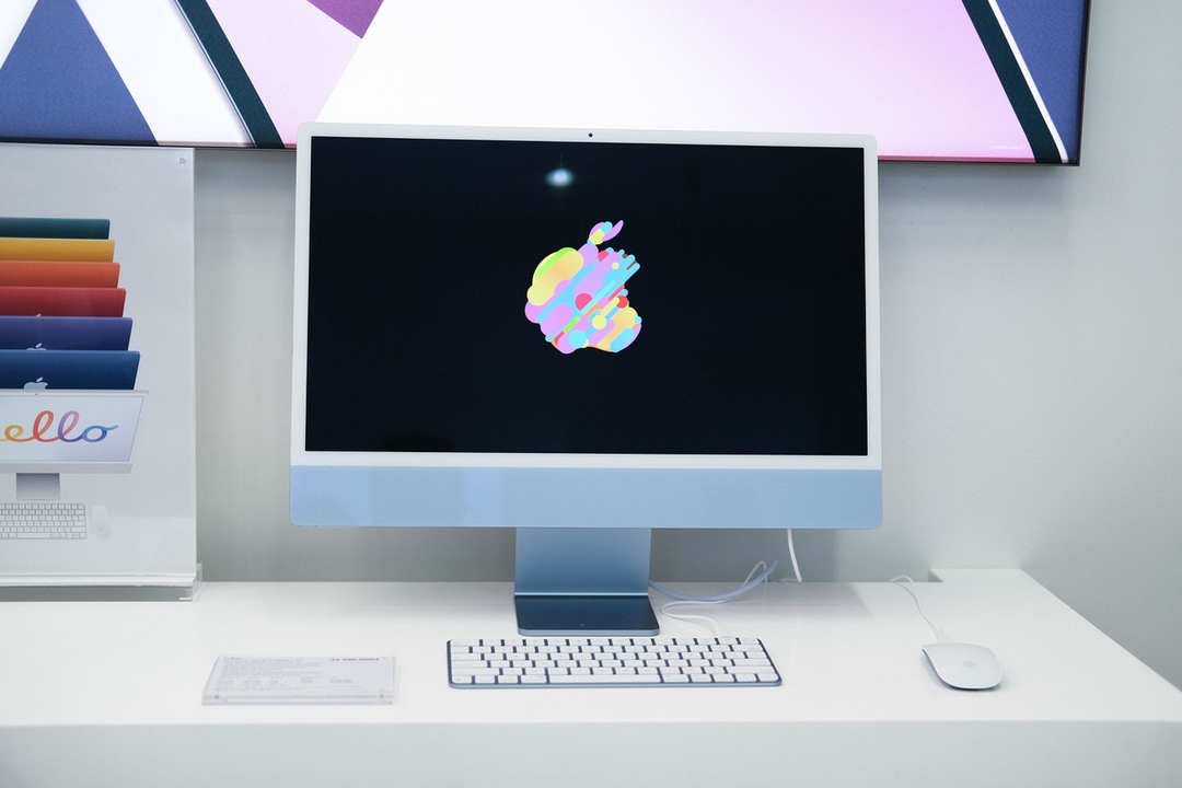 Cuộc chiến 'Apple Store thu nhỏ' tại Việt Nam Cuộc chiến 'Apple Store thu nhỏ' tại Việt Nam