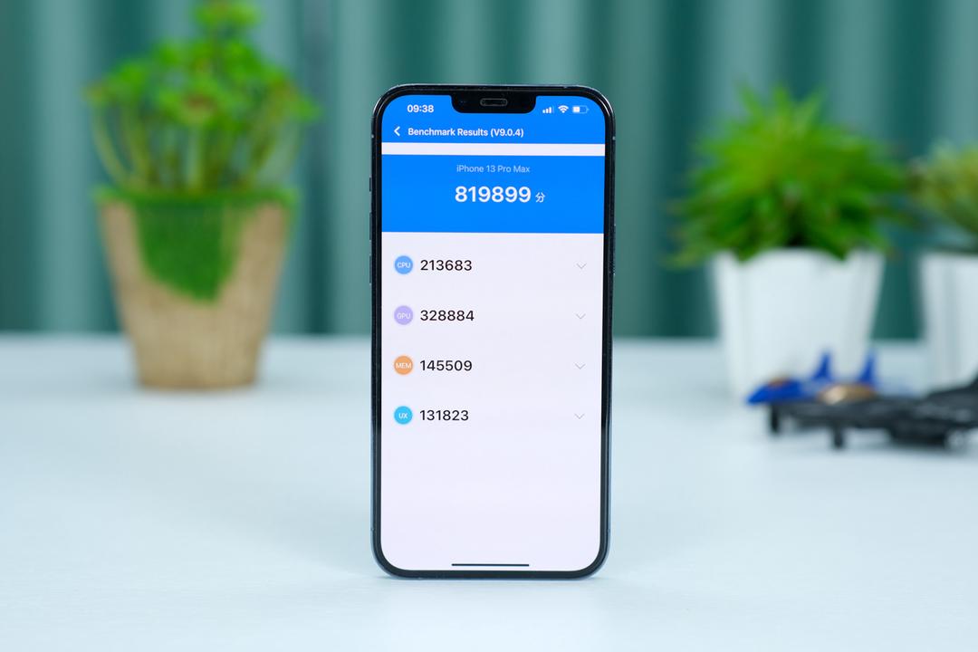 Đánh giá iPhone 13 Pro Max: Siêu phẩm không dành cho số đông Đánh giá iPhone 13 Pro Max: Siêu phẩm không dành cho số đông