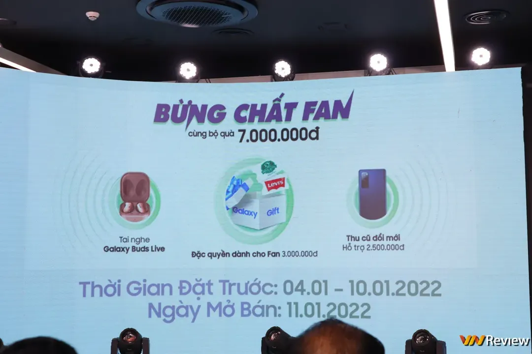 Trên tay Galaxy S21 FE 5G: tiếp nối chiến lược hướng đến fan, thiết kế lột xác so với đời trước Trên tay Galaxy S21 FE 5G: tiếp nối chiến lược hướng đến fan, thiết kế lột xác so với đời trước