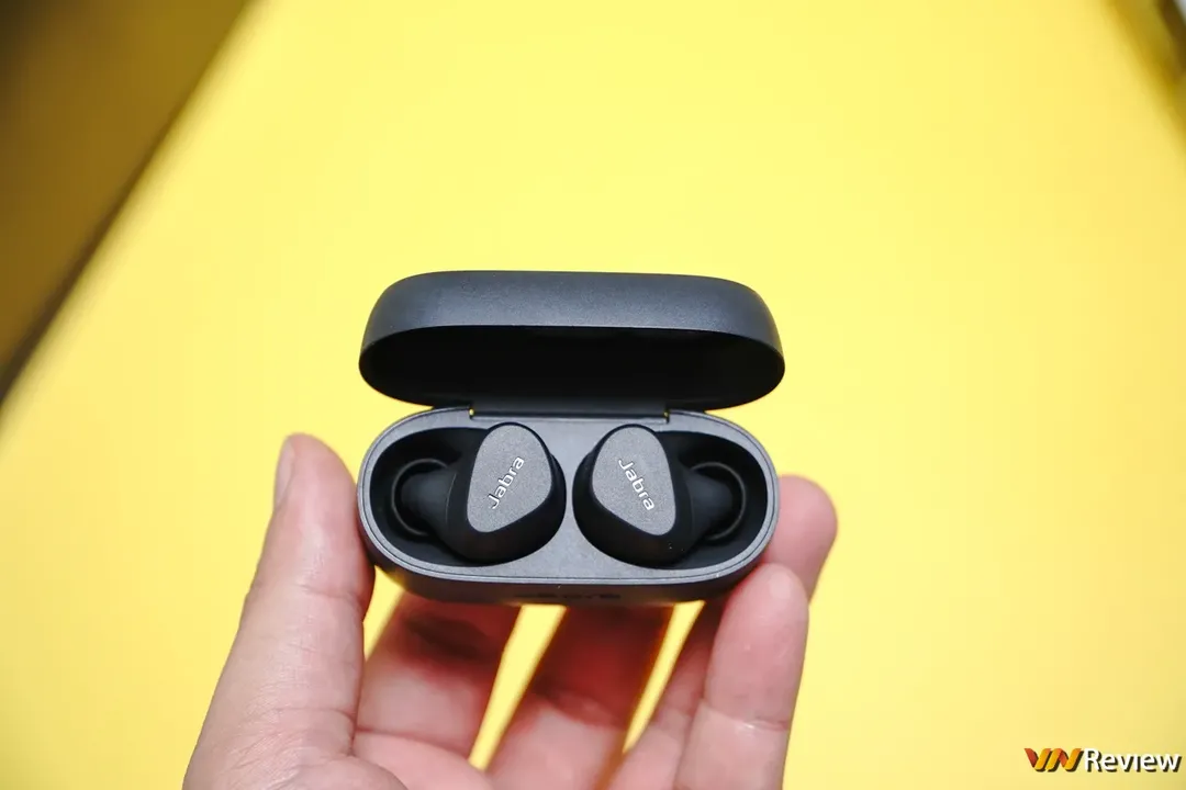 Đánh giá Jabra Elite 2 và Jabra Elite 3: cắt giảm hợp lý để có mức giá dễ tiếp cận Đánh giá Jabra Elite 2 và Jabra Elite 3: cắt giảm hợp lý để có mức giá dễ tiếp cận