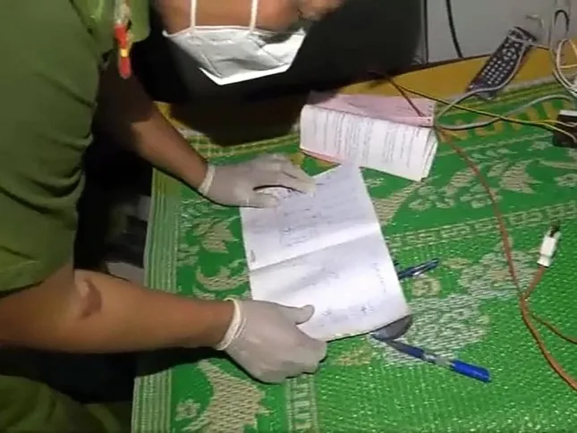 Hình ảnh Tịnh thất bồng lai bị khám xét, nhìn những cặp mắt thấy ớn lạnh Hình ảnh Tịnh thất bồng lai bị khám xét, nhìn những cặp mắt thấy ớn lạnh