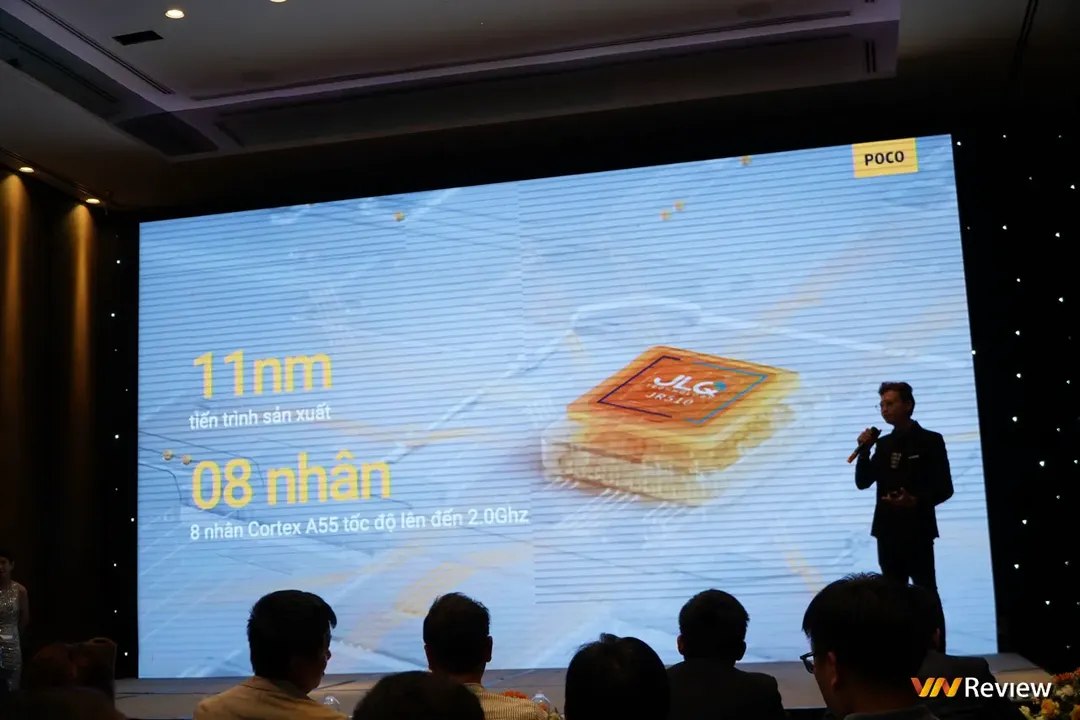 POCO C40 trình làng tại Việt Nam: lưng giả da, pin 6.000 mAh, chip lạ, giá 3,49 triệu đồng POCO C40 trình làng tại Việt Nam: lưng giả da, pin 6.000 mAh, chip lạ, giá 3,49 triệu đồng