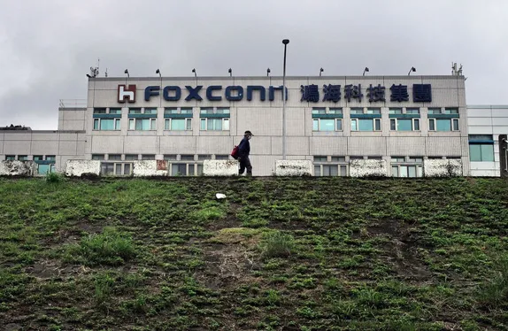 Foxconn Việt Nam tố cáo đối thủ chơi xấu, câu trộm nhân viên của công ty Foxconn Việt Nam tố cáo đối thủ chơi xấu, câu trộm nhân viên của công ty