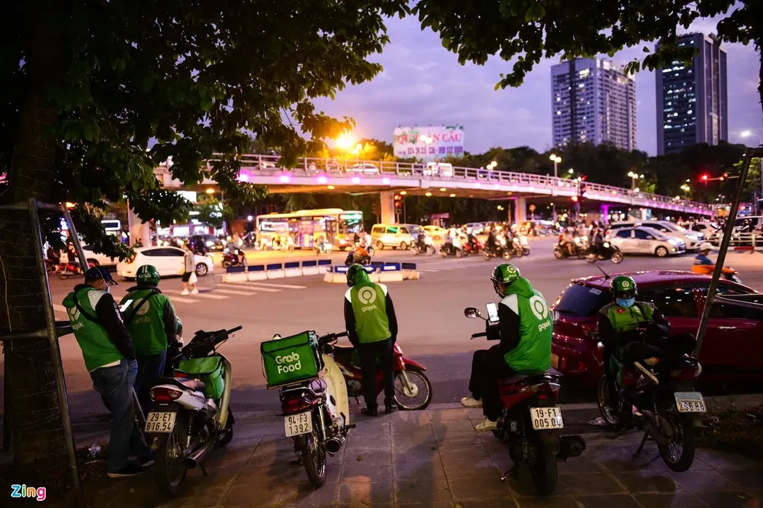 Tài xế xe công nghệ đua nhau tắt app, chạy chui Tài xế xe công nghệ đua nhau tắt app, chạy chui