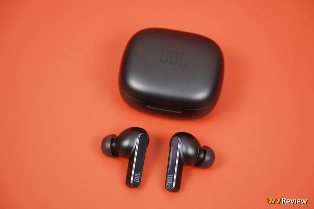 Đánh giá JBL Live Pro 2: nâng cấp lớn cả về chống ồn, chất âm lẫn thời lượng pin Đánh giá JBL Live Pro 2: nâng cấp lớn cả về chống ồn, chất âm lẫn thời lượng pin