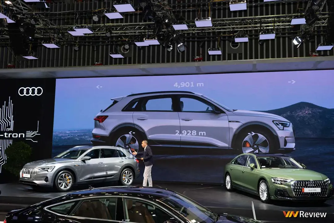 Triển lãm ô tô lớn nhất Việt Nam - Vietnam Motor Show 2022 chính thức khai mạc: hàng loạt xe điện trình làng Triển lãm ô tô lớn nhất Việt Nam - Vietnam Motor Show 2022 chính thức khai mạc: hàng loạt xe điện trình làng