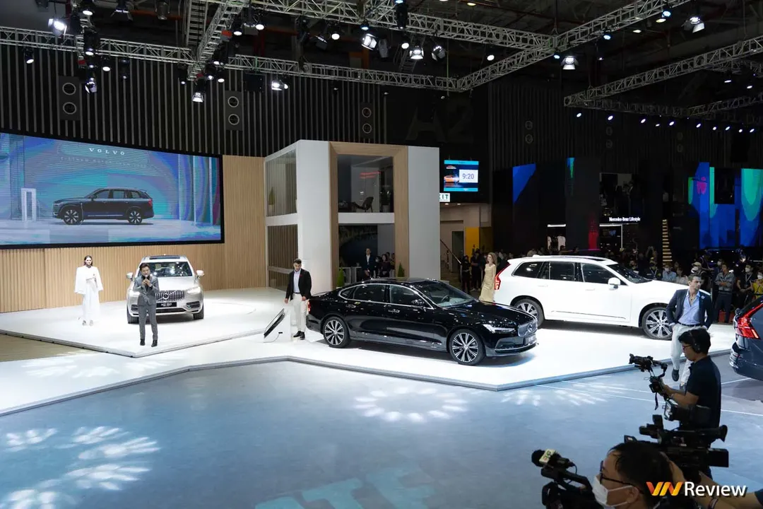 Triển lãm ô tô lớn nhất Việt Nam - Vietnam Motor Show 2022 chính thức khai mạc: hàng loạt xe điện trình làng Triển lãm ô tô lớn nhất Việt Nam - Vietnam Motor Show 2022 chính thức khai mạc: hàng loạt xe điện trình làng