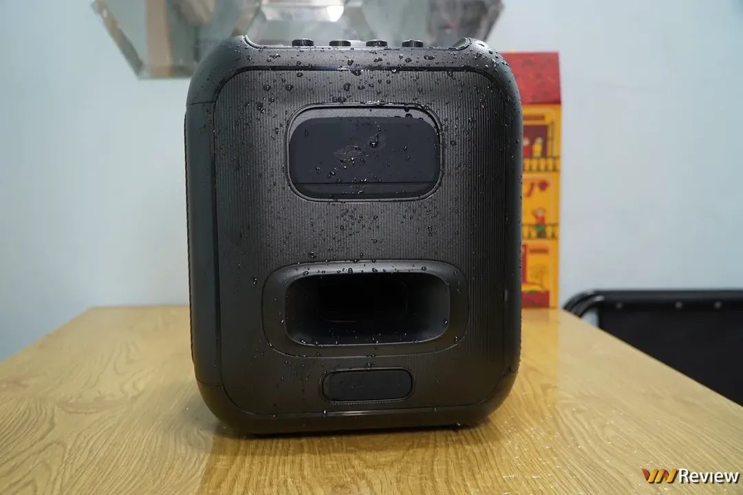 Đánh giá JBL PartyBox Encore: loa karaoke di động nhỏ gọn đủ món ăn chơi   Đánh giá JBL PartyBox Encore: loa karaoke di động nhỏ gọn đủ món ăn chơi