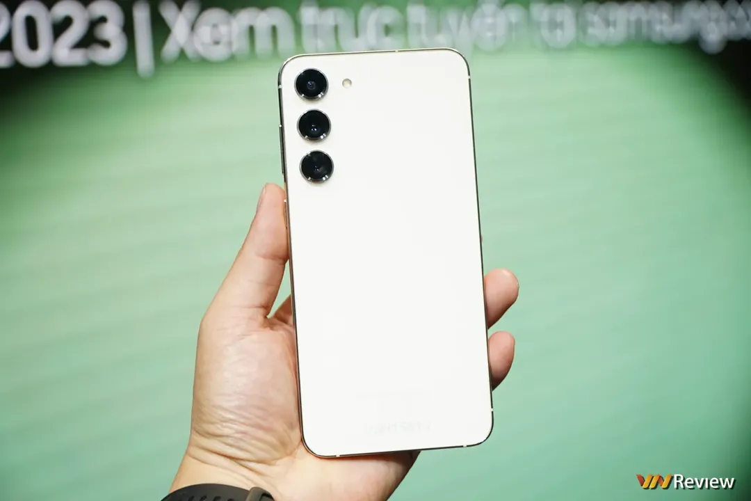 Trải nghiệm Galaxy S23+ và S23 tiêu chuẩn: thiết kế, hiệu năng, pin nâng cấp, camera không đổi Trải nghiệm Galaxy S23+ và S23 tiêu chuẩn: thiết kế, hiệu năng, pin nâng cấp, camera không đổi