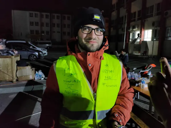 Chạy đua với thời gian để cứu nạn nhân động đất Chạy đua với thời gian để cứu nạn nhân động đất