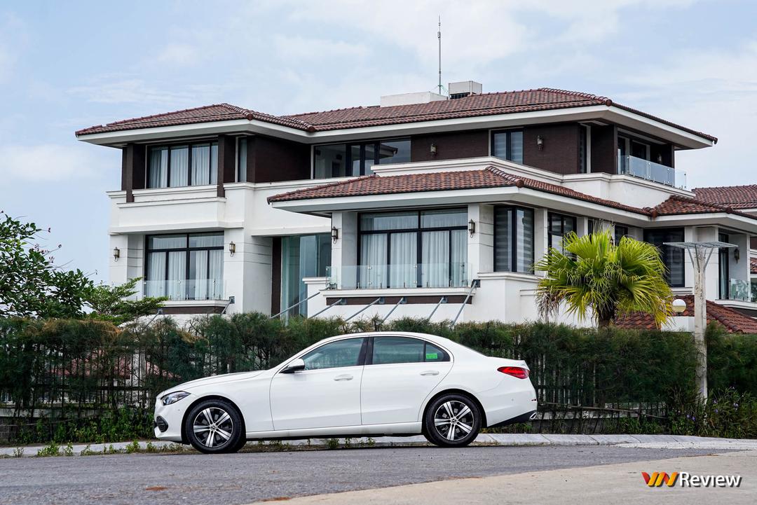 Trải nghiệm Mercedes-Benz C 200 Avantgarde Plus: Cánh cửa bước vào thế giới Mercedes-Benz Trải nghiệm Mercedes-Benz C 200 Avantgarde Plus: Cánh cửa bước vào thế giới Mercedes-Benz