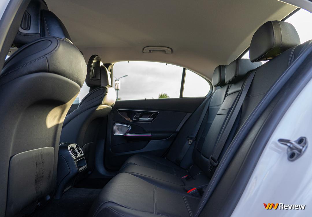 Trải nghiệm Mercedes-Benz C 200 Avantgarde Plus: Cánh cửa bước vào thế giới Mercedes-Benz Trải nghiệm Mercedes-Benz C 200 Avantgarde Plus: Cánh cửa bước vào thế giới Mercedes-Benz