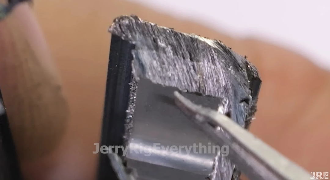 Bi kịch nóng trong người của iPhone 15 Pro: Do thiết kế tản nhiệt kém hay tại vật liệu titan mới? Phải chăng chip A17 Pro bị quá nhiệt? Bi kịch nóng trong người của iPhone 15 Pro: Do thiết kế tản nhiệt kém hay tại vật liệu titan mới? Phải chăng chip A17 Pro bị quá nhiệt?