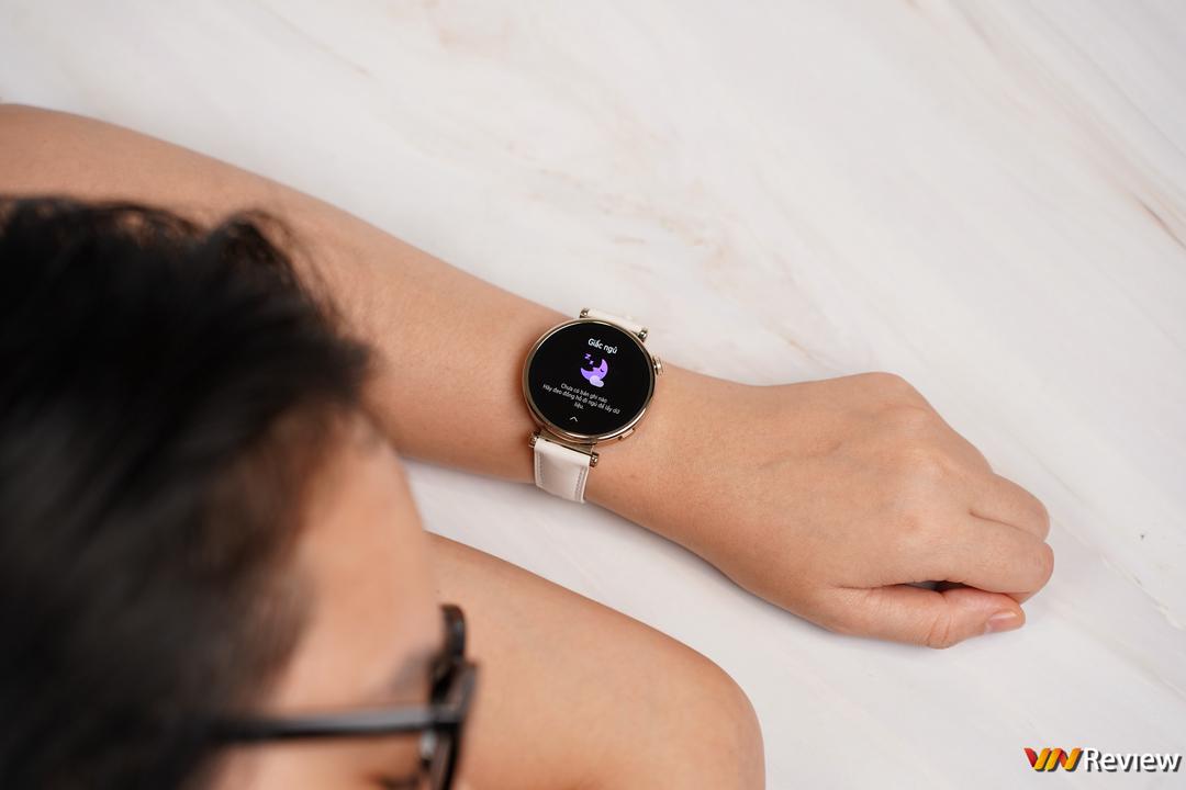 Đánh giá Huawei Watch GT 4 41mm: smartwatch đậm chất cổ điển, “over hợp” cho phái nữ Đánh giá Huawei Watch GT 4 41mm: smartwatch đậm chất cổ điển, “over hợp” cho phái nữ