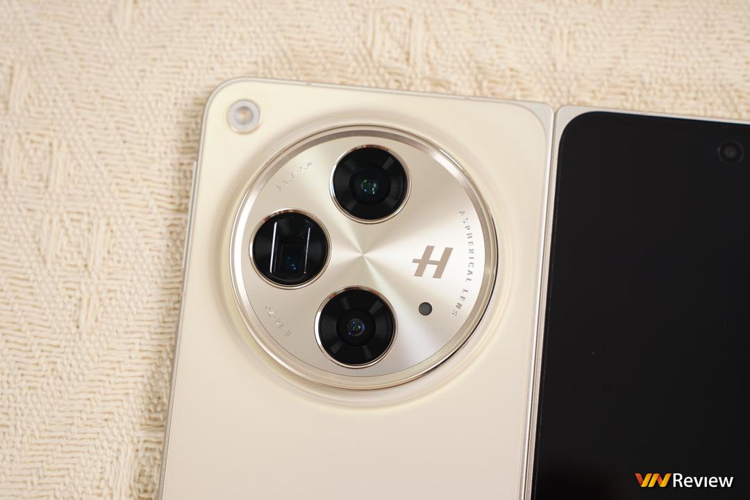 Mở hộp Oppo Find N3 và Find N3 Flip vừa ra mắt tại Việt Nam: khi Oppo “tuyên chiến” với Samsung Mở hộp Oppo Find N3 và Find N3 Flip vừa ra mắt tại Việt Nam: khi Oppo “tuyên chiến” với Samsung