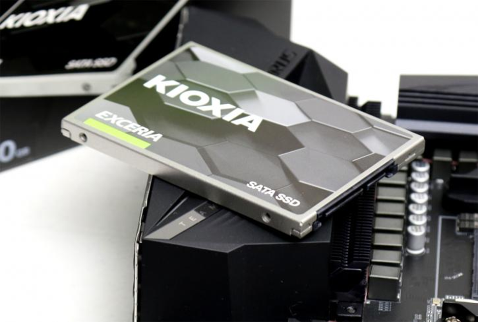 “Tất tần tật” về SSD KIOXIA: SSD KIOXIA có ưu điểm gì? Tổng quan những dòng sản phẩm SSD KIOXIA tại Việt Nam “Tất tần tật” về SSD KIOXIA: SSD KIOXIA có ưu điểm gì? Tổng quan những dòng sản phẩm SSD KIOXIA tại Việt Nam