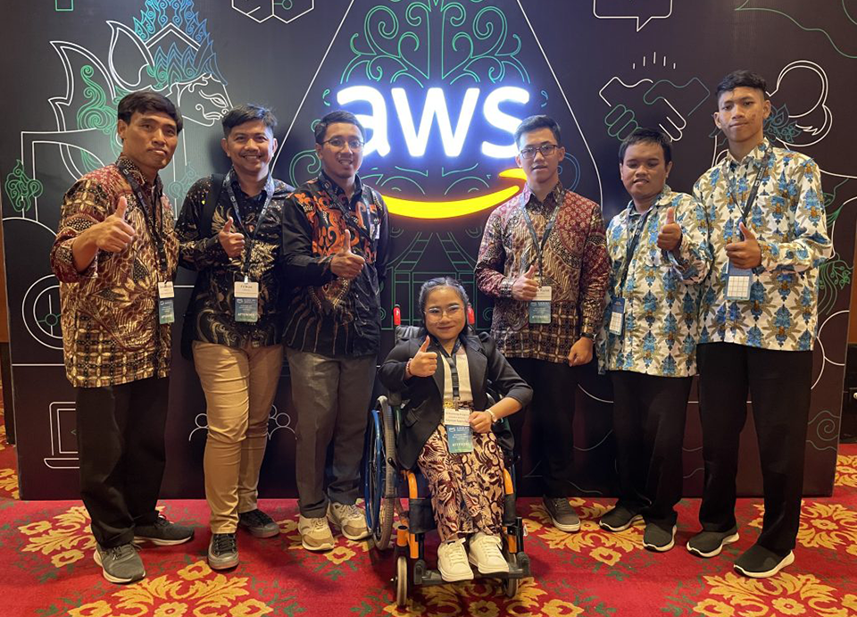 AWS đào tạo đám mây cho 7 triệu người châu Á, sẵn sàng cho cuộc cách mạng AI tiếp theo AWS đào tạo đám mây cho 7 triệu người châu Á, sẵn sàng cho cuộc cách mạng AI tiếp theo