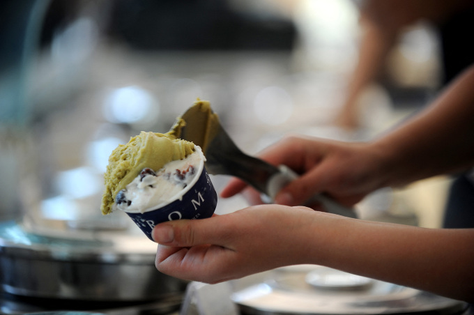 Kinh đô thời trang Italy gây tranh cãi khi muốn... cấm bán kem lúc nửa đêm Kinh đô thời trang Italy gây tranh cãi khi muốn... cấm bán kem lúc nửa đêm