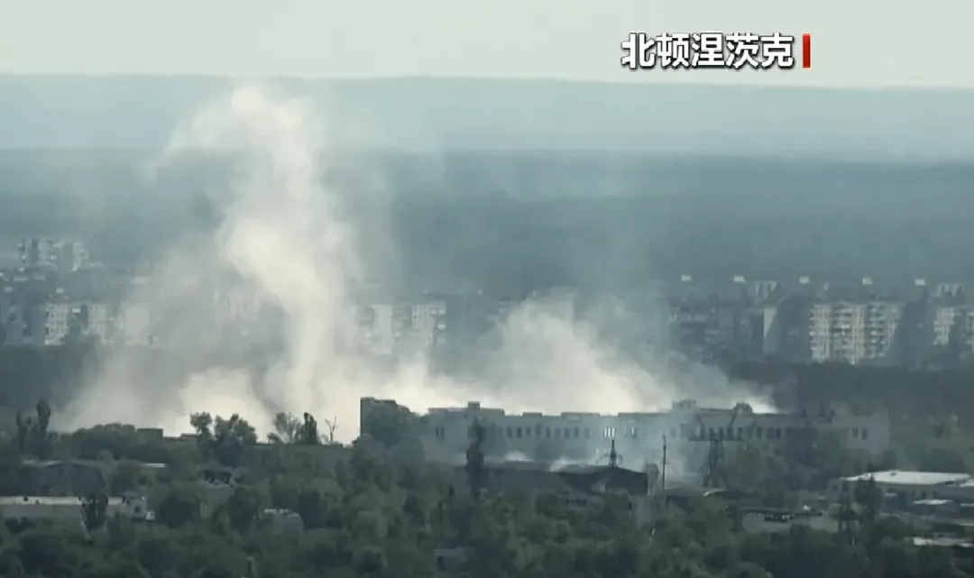 Nga tiêu diệt hai trung đội lựu pháo do Mỹ chế tạo! Ukraine lo ngại mất toàn bộ Luhansk vào ngày 26, chiến tuyến vô cùng khó khăn Nga tiêu diệt hai trung đội lựu pháo do Mỹ chế tạo! Ukraine lo ngại mất toàn bộ Luhansk vào ngày 26, chiến tuyến vô cùng khó khăn