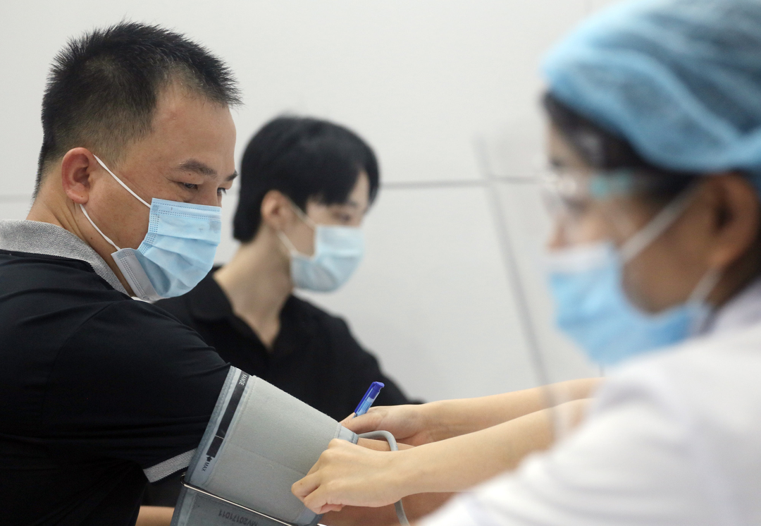Không cần đo huyết áp trước khi tiêm vắc xin COVID-19 nữa? Không cần đo huyết áp trước khi tiêm vắc xin COVID-19 nữa?